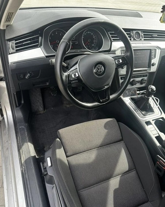 Volkswagen Passat cena 49900 przebieg: 184000, rok produkcji 2015 z Sanok małe 92